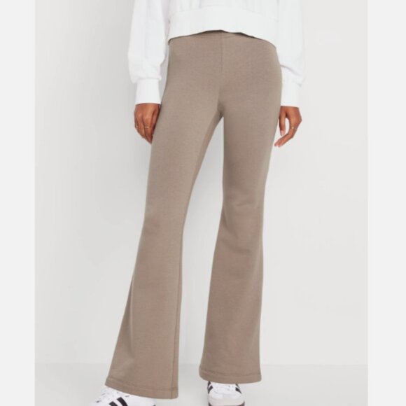 NEW Old Navy M Chocolate Malted High Waisted Fleece Lined Flare Leggings - Picture 1 of 6